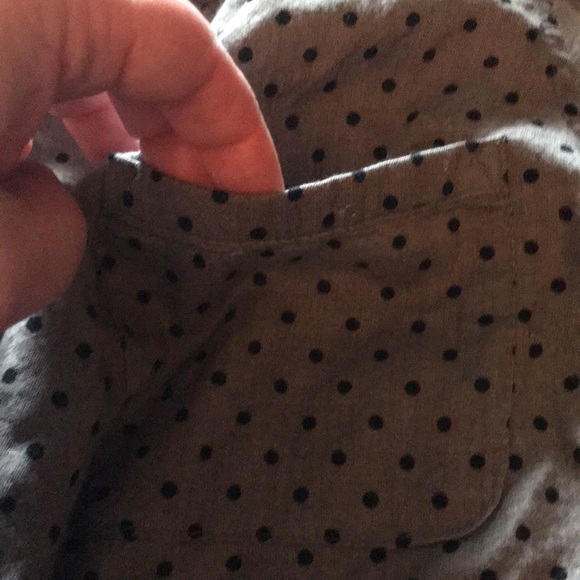 *a fav* Old Navy V neck, buttons, 2 pockets, 3/4 sleeve top - Picture 9 of 9